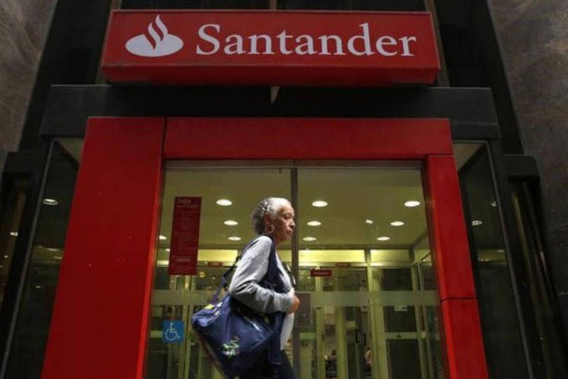 Imagem Ilustrando a Notícia: Gerente do Banco Santander no Setor Bueno é suspeito de fraude financeira