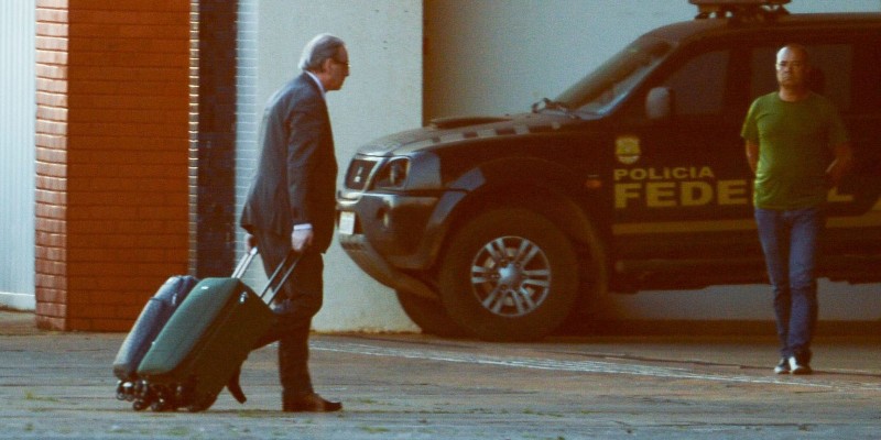 Imagem Ilustrando a Notícia: Eduardo Cunha ganha habeas corpus, mas permanece preso
