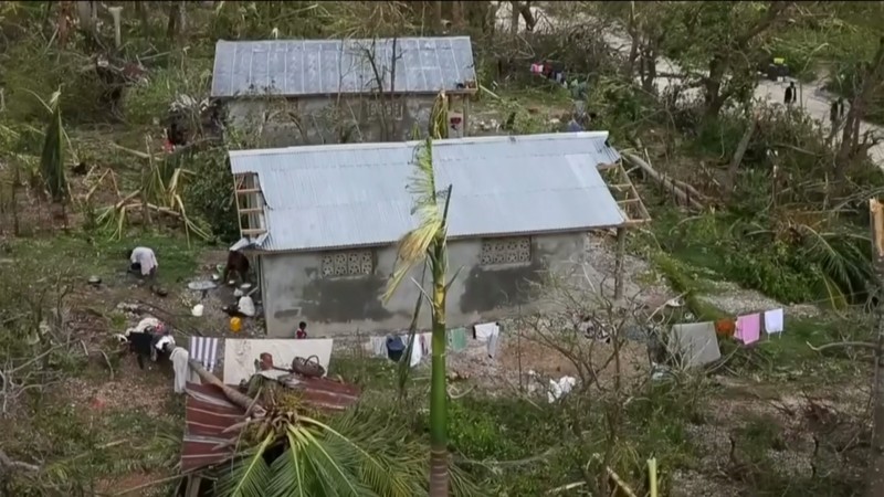 Imagem Ilustrando a Notícia: Vítimas do furacão pode passar de 100 mortos