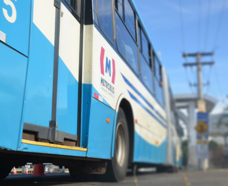 Imagem Ilustrando a Notícia: Exigência do cartão Metrobus é adiada novamente