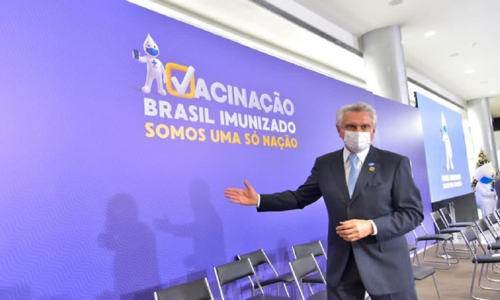 Imagem Ilustrando a Notícia: Caiado afirma: “Goiás já está pronto para redistribuir a vacina aos municípios”