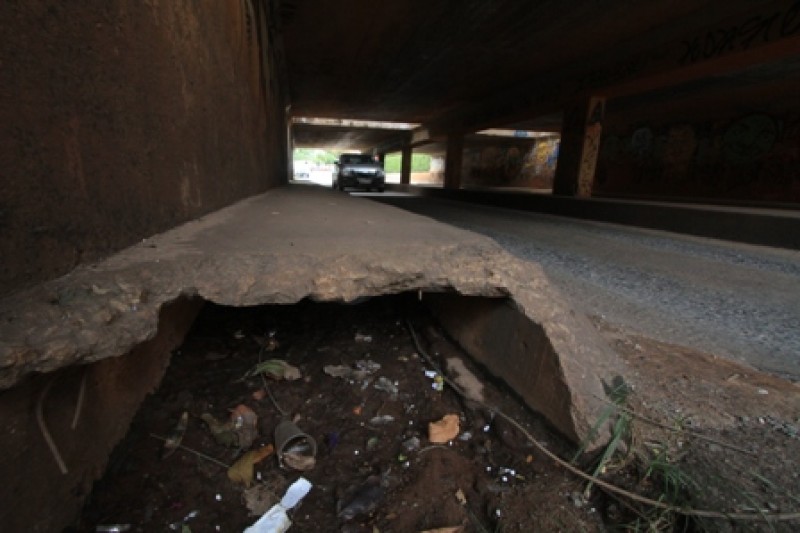 Imagem Ilustrando a Notícia: Viaduto construído há  35 anos no Jardim Goiás pode ceder