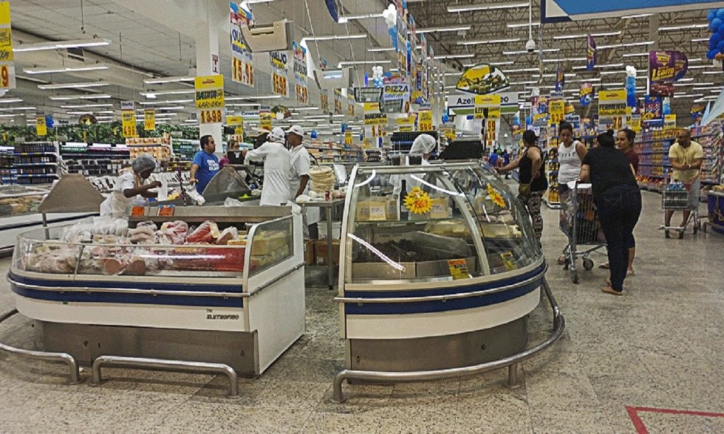 Imagem Ilustrando a Notícia: Alta nas vendas em supermercados limita perdas do varejo a 2,5% em março