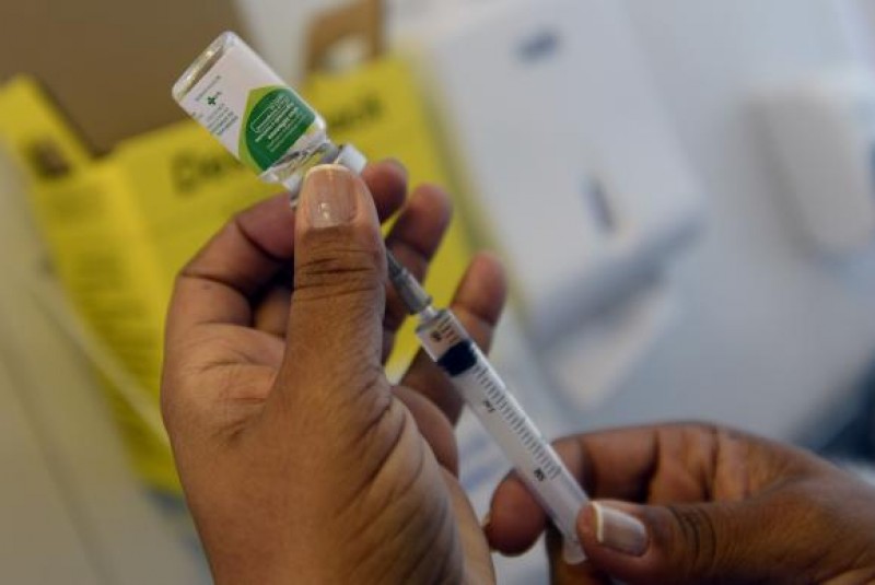 Imagem Ilustrando a Notícia: Vacinas contra a gripe chegam aos estados em abril; Dia D será 6 de maio