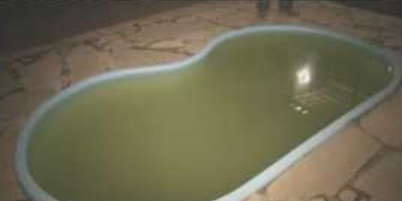 Imagem Ilustrando a Notícia: Bebê morre afogada em piscina de chácara em Luziânia
