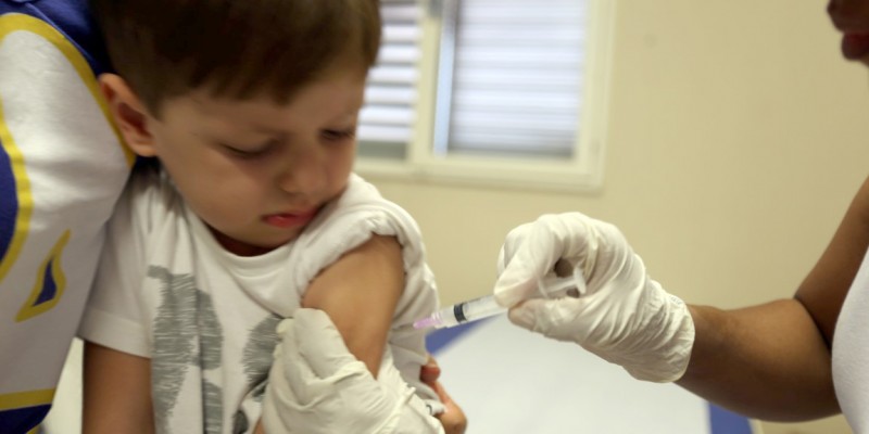 Imagem Ilustrando a Notícia: Baixa adesão a campanha de vacinação de pólio e sarampo preocupa