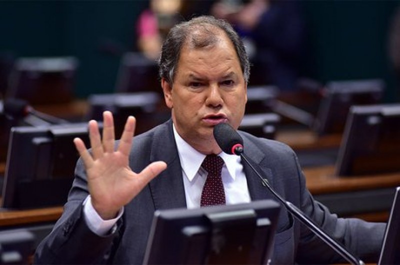 Imagem Ilustrando a Notícia: Oposição impede leitura de parecer de PEC da Reforma da Previdência