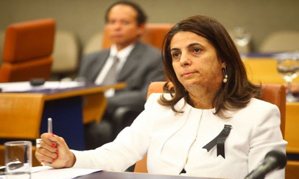 Imagem Ilustrando a Notícia: Justiça Eleitoral indefere candidatura de Dra. Cristina Lopes em Goiânia