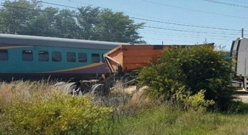 Imagem Ilustrando a Notícia: Acidente de trem deixa quatro mortos e 100 feridos na África do Sul