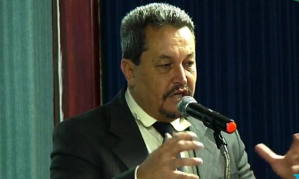 Imagem Ilustrando a Notícia: Vereador pede abertura de CPI contra prefeito em Senador Canedo