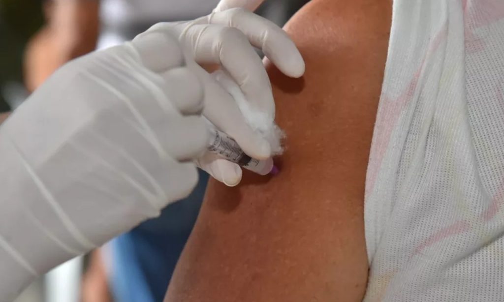 Imagem Ilustrando a Notícia: MP começa a divulgar dados sobre vacinação em Goiânia