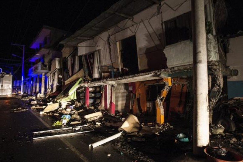 Imagem Ilustrando a Notícia: Terremoto deixa ao menos 77 mortos e 558 feridos no Equador