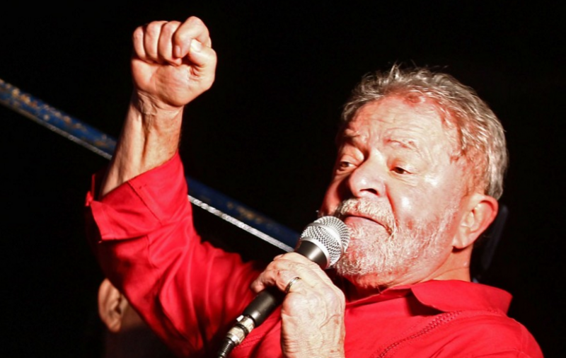 Imagem Ilustrando a Notícia: “Se querem me acusar, mostrem uma prova”, diz Lula
