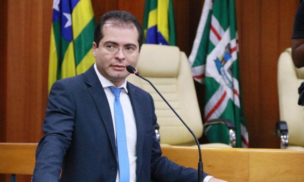 Imagem Ilustrando a Notícia: Líder do prefeito rebate críticas sobre obras “eleitoreiras”