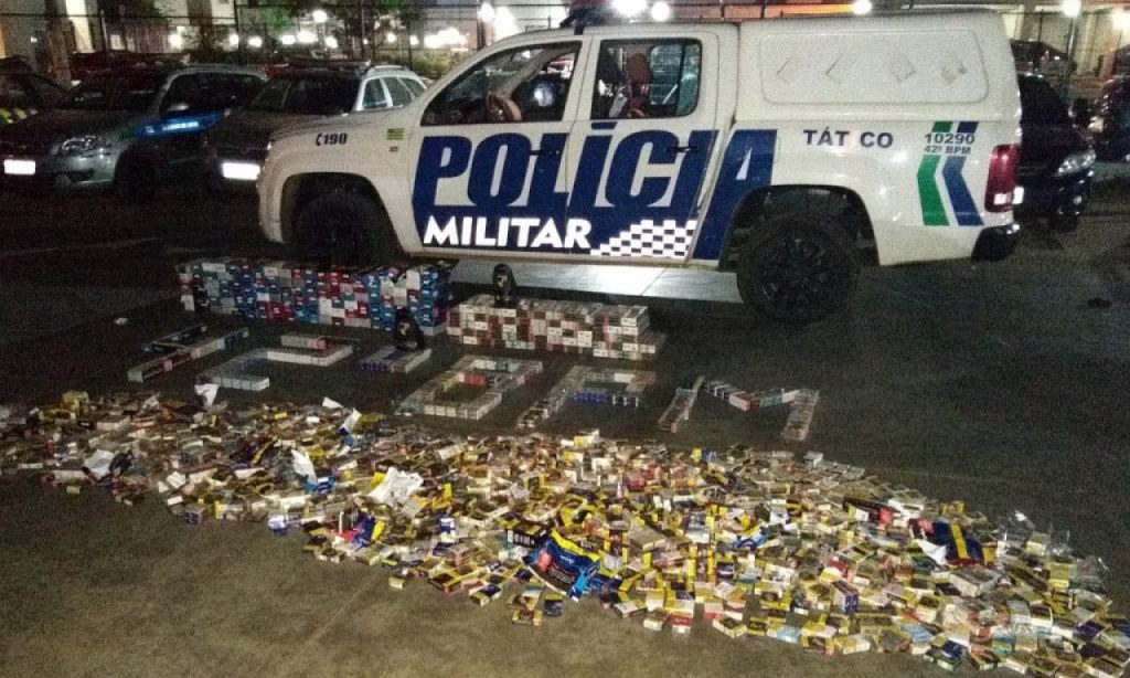 Imagem Ilustrando a Notícia: Dupla é presa suspeita de roubar carga de cigarros, em Aparecida de Goiânia