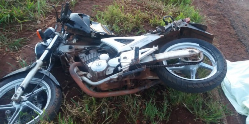 Imagem Ilustrando a Notícia: Motociclista morre e garupa fica gravemente ferido em acidente