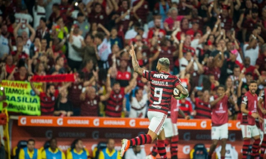 Imagem Ilustrando a Notícia: Flamengo vence o Emelec nos pênaltis e avança na Libertadores