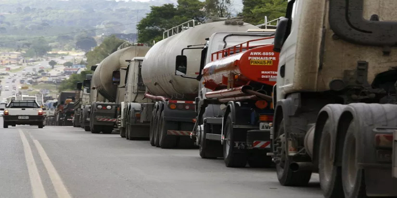 Imagem Ilustrando a Notícia: Circulação de caminhões com combustível já chega a 60% no País