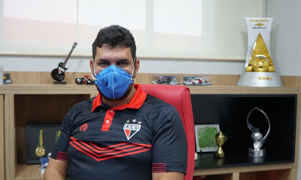 Imagem Ilustrando a Notícia: Médico do Atlético Goianiense ressalta segurança nos exames e revela longo isolamento dos atletas