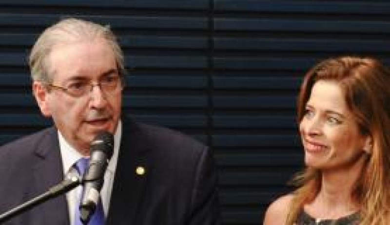 Imagem Ilustrando a Notícia: Justiça mantém bloqueio de bens de Eduardo Cunha e esposa