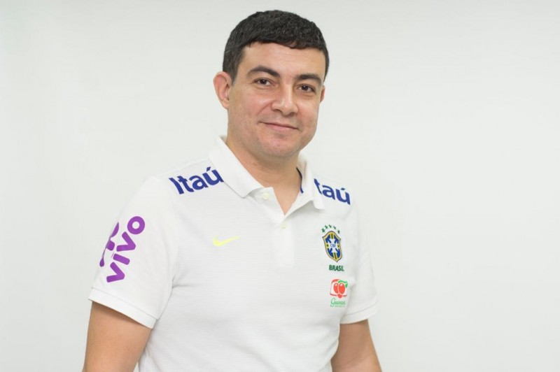 Imagem Ilustrando a Notícia: Vila Nova acerta com auxiliar técnico e gestor de futebol