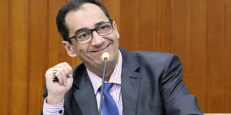 Pré-candidato e atual vereador de Goiânia admite fazer campanha sem recurso financeiro e, segundo ele, viaja pelo estado de ônibus para conversar com os eleitores