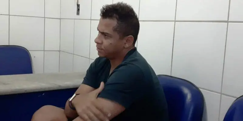 Jogador foi detido após mostrar arma de brinquedo para funcionário da Eletrobras