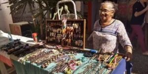O evento conta com 100 expositores de diversas regiões do Estado de Goiás com produtos variados, além de mostras artísticas, área de alimentação e debates relacionados aos Direitos Humanos