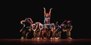 O evento conta com espetáculos, competições, batalhas de dança, aulas e mesas redondas