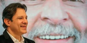 Os ministros ainda vão analisar as 16 impugnações contra o registro do ex-presidente