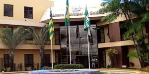 O projeto segue agora para a Comissão do Trabalho e deve retornar ao plenário para segunda votação em dez dias