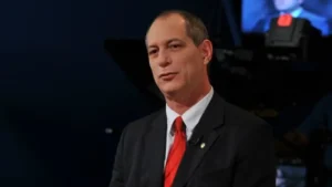 Antes de dar entrada ao hospital, Ciro participou de ato de campanha