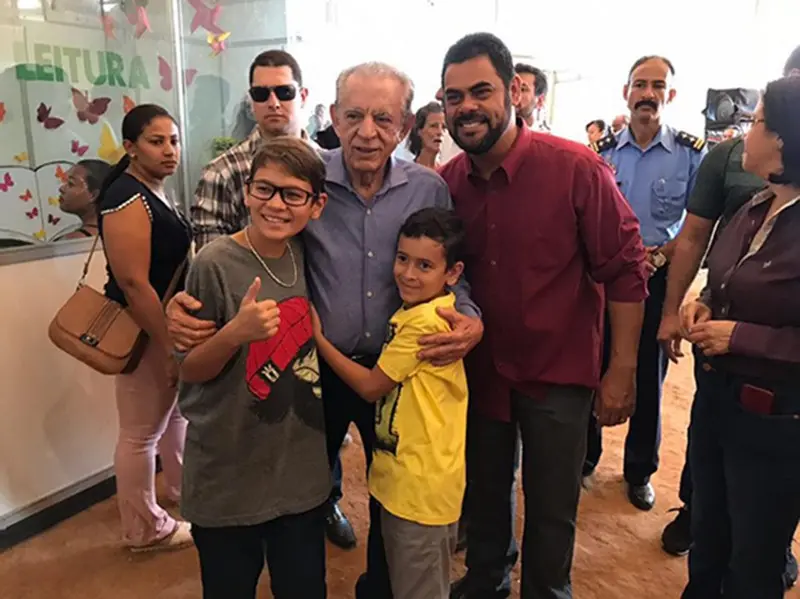 Prefeito conferiu um a um os mais de 120 serviços oferecidos aos moradores
