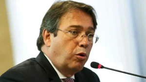 O objetivo é desligar cerca de 2,4 mil funcionários que são um excedente de mão de obra no momento