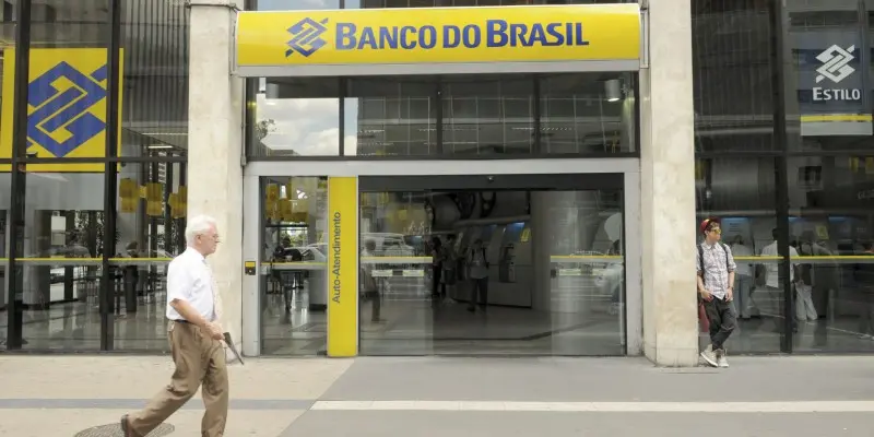 A última grande instituição a reduzir os juros para investimentos foi o Banco do Brasil