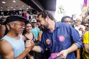 Candidato participará de panfletagem e concederá coletiva de imprensa