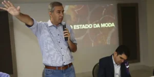O candidato tucano também falou em reduzir a máquina administrativa; folha de pagamento consome grande parte do recurso arrecadado