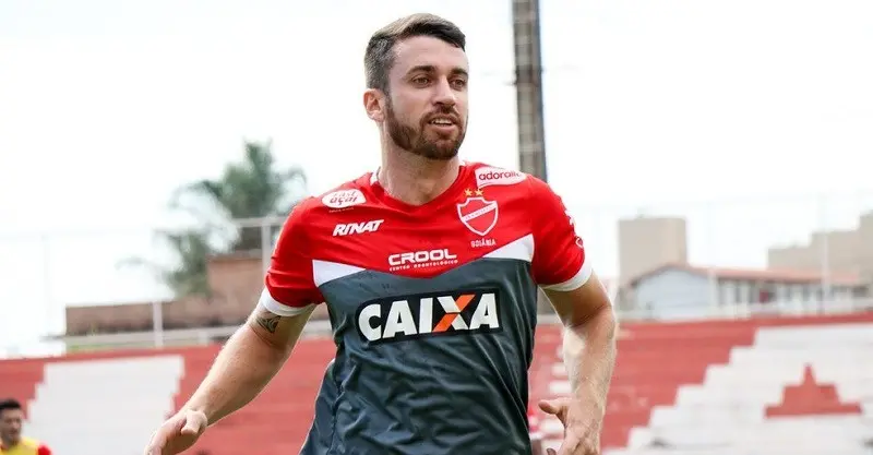 Mateus Pasinato, por sua vez, foi expulso por levar dois amarelos por cera