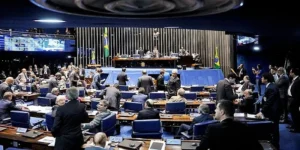 A proposta é analisada pelo Senado e vale para equilibrar e aperfeiçoar gastos dos entes federativos
