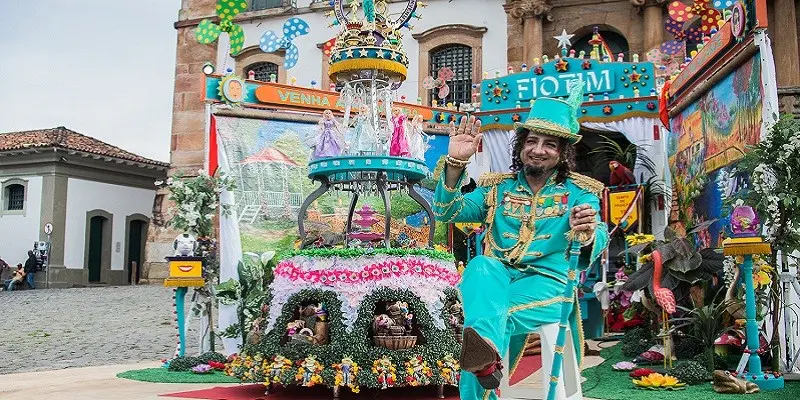 Antes, às 18h, o artista receberá o público para um bate-papo sobre o processo criativo da mostra, cujo projeto foi vencedor do Prêmio Funarte 2017
