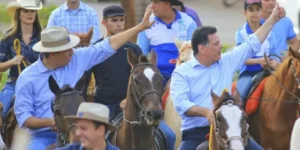 O candidato à reeleição esteve em Itumbiara com o ex-governador Marconi Perillo e a senadora Aná Amélia Lemos