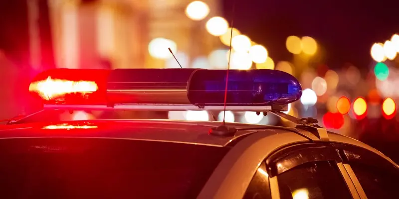 Os policiais afirmaram que a criança de 10 anos estava no restaurante da mãe quando foi abordada pelo homem. Durante a conversa ele ofereceu agrados na intenção de levá-la até a sua residência