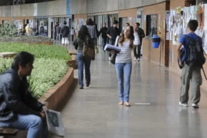 As universidades e institutos pedem a liberação da verba que não foi contingenciada