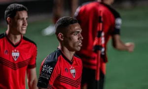 Éder prefere não falar em renovação, mas admite “prioridade” para o Atlético - Foto: Heber Gomes