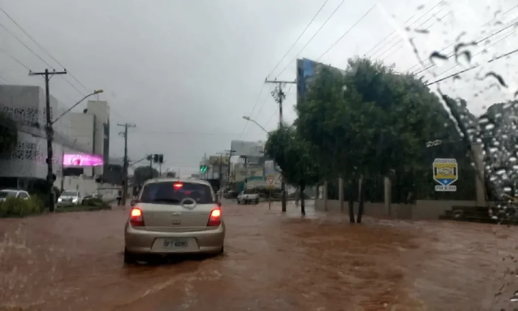 Nesta semana, a chuva já tem causado alagamentos na região Metropolitana de Goiânia e Entorno de Brasília | Foto: Luiz Felipe