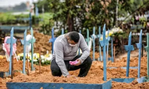 Total de óbitos em decorrência da doença chegou a 307.112; Ceará não divulgou dados por conta de instabilidade no sistema | Foto: Reprodução