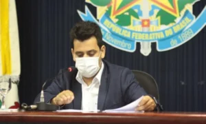 Presidente da Câmara, vereador Carpegiane Silverstre (DEM) suspendeu atividades por conta da pandemia. | Foto: Divulgação