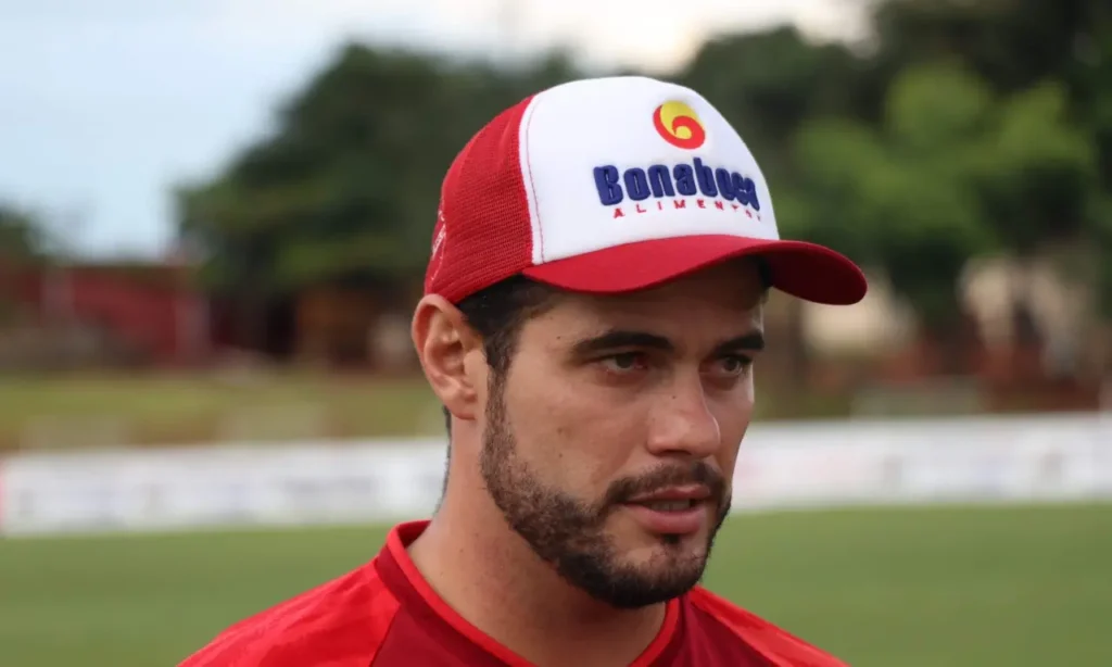 O Goianésia será o quarto clube de Ariel Mamede em Goiás. Antes dele, dirigiu o Grêmio Anápolis, o Jaraguá e o Vila Nova | Foto: Douglas Monteiro/Vila Nova FC
