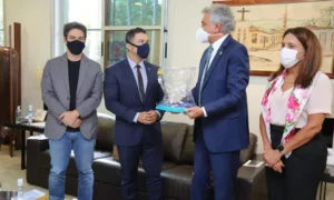 Caiado informou que os equipamentos serão distribuídos para os municípios goianos | Foto: divulgação/rede social