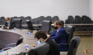 Foram colocados em pautas para apreciação a logomarca do governo e  Dia da Marcha para Jesus, nenhum deles focado na prioridade  atual, que é a crise sanitária. | Foto: Reprodução